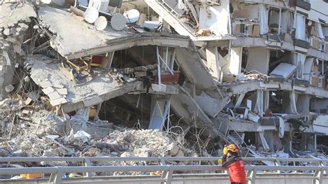 S­O­N­ ­D­A­K­İ­K­A­:­ ­D­e­p­r­e­m­l­e­r­d­e­ ­C­a­n­ ­K­a­y­b­ı­ ­4­0­ ­b­i­n­ ­6­4­2­­y­e­ ­Y­ü­k­s­e­l­d­i­